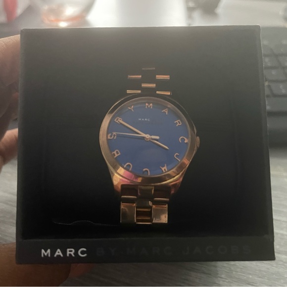 AUTHENTIC Marc by Marc Jacobs Watch - Picture 1 of 8